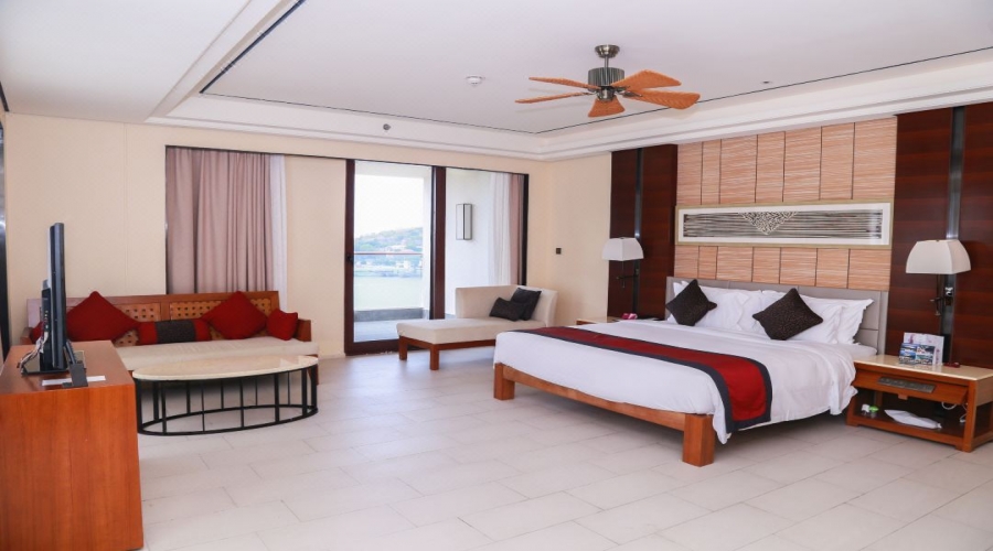 海南-三亞皇冠假日酒店